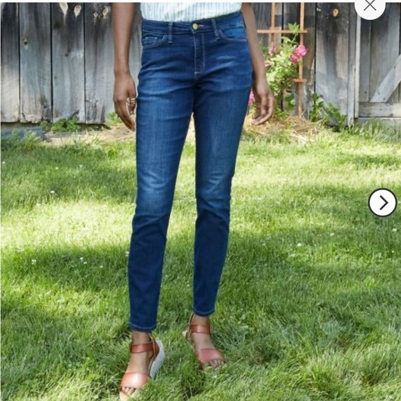 Universal Thread Women's Mid-Rise Skinny Jeans - Picture 9 of 10